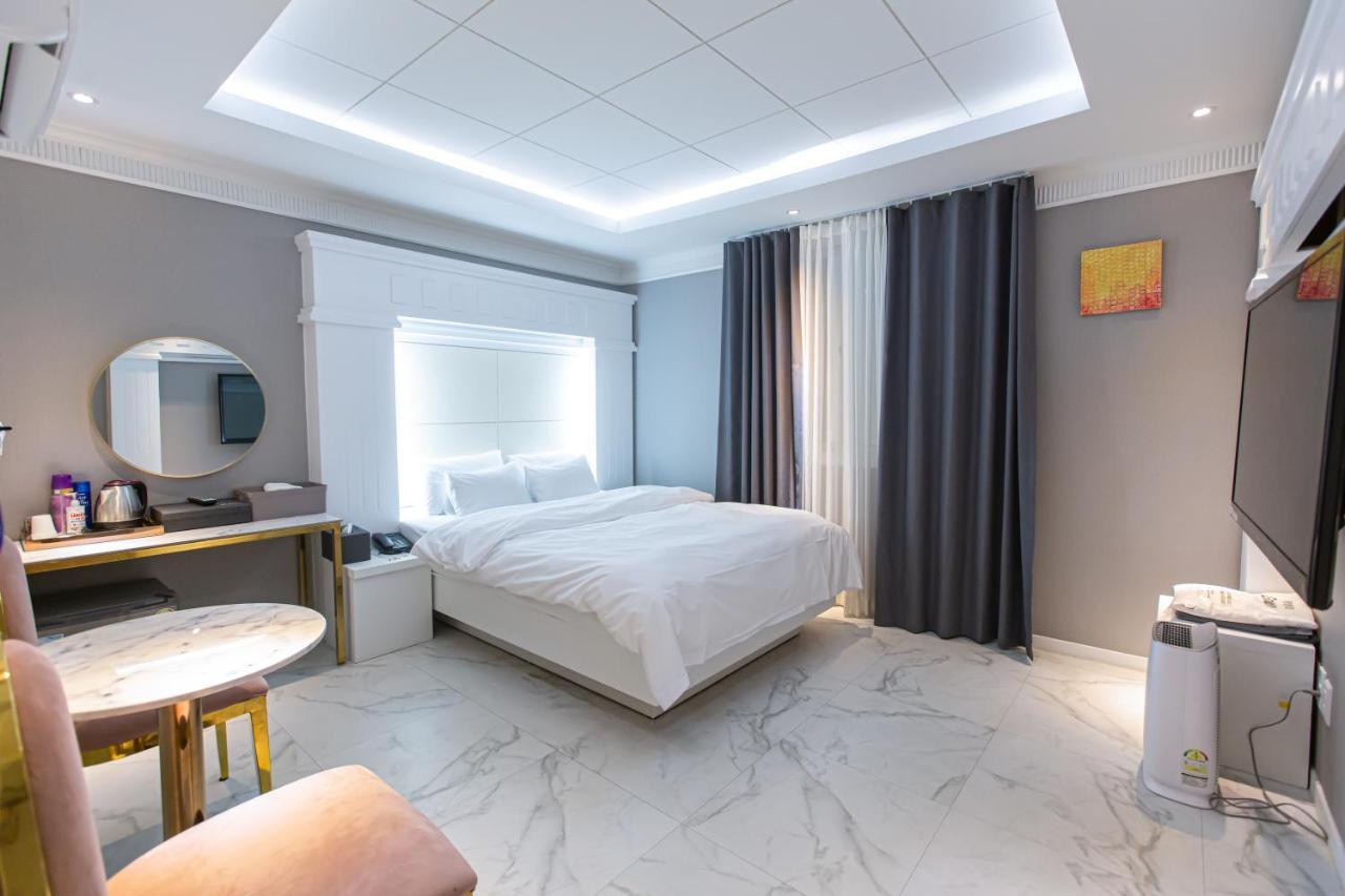 צ'אונן Knox Hotel מראה חיצוני תמונה