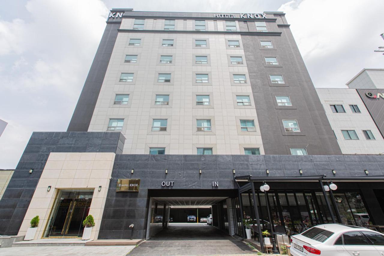 צ'אונן Knox Hotel מראה חיצוני תמונה